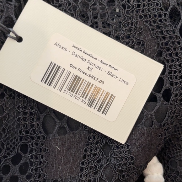 NWT Alexis Danika Black & White Romper - Picture 2 of 5